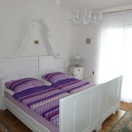 Romantic بيت ضيافة