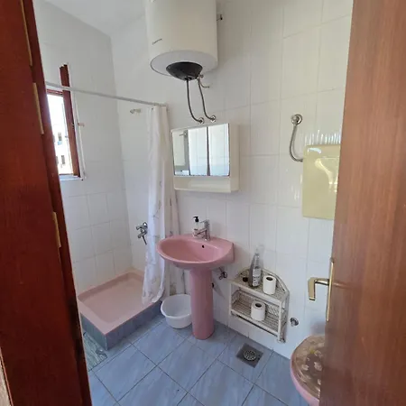 Romantic Gostinjska kuća 2*